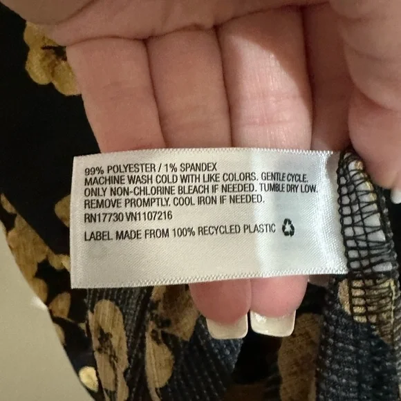 Ava & Viv 2X Black Gold Floral Print Stretch Blouse - Picture 6 of 7